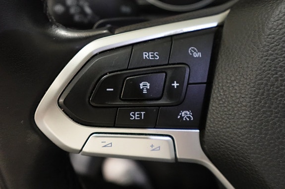 Volkswagen Passat 11 of 18