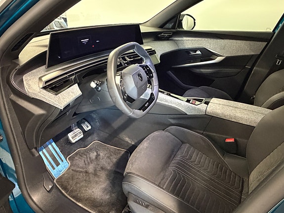 Peugeot e-3008 5 of 5