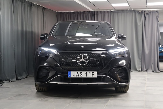 Mercedes-Benz EQE SUV 3 of 5