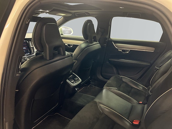Volvo S90 14 of 18