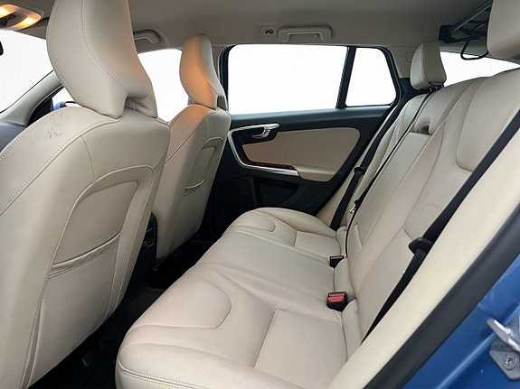 Volvo V60 24 of 29
