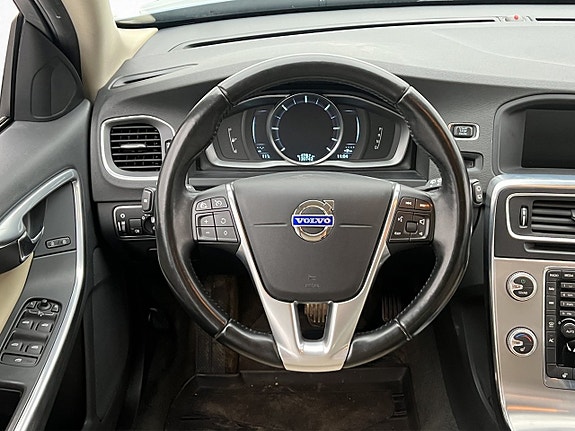 Volvo V60 10 of 29
