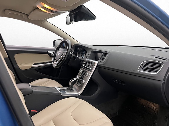 Volvo V60 22 of 29