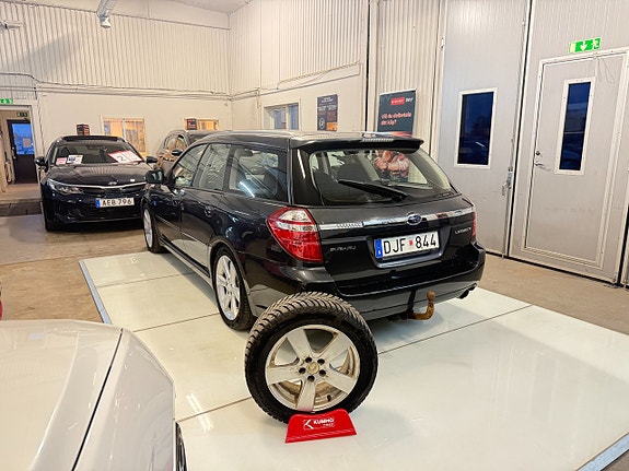 Subaru Legacy 6 of 12