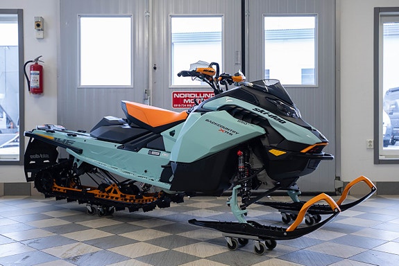 Ski-Doo Backcountry XRS 850 E-tec 146" *74 MIL & 10,25"*