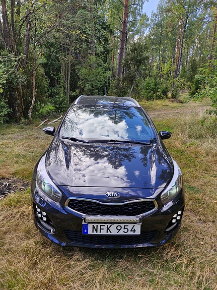 Kia Ceed 4 of 8