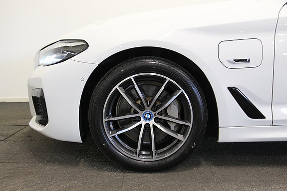 BMW 530e 21 of 23