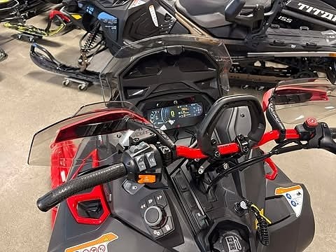 Lynx BRUTAL RE 900 ACE Turbo R VIP Display MOMSAD 4 of 4