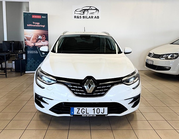 Renault Megane IV 2 of 5