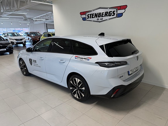 Peugeot 308 SW 3 of 5