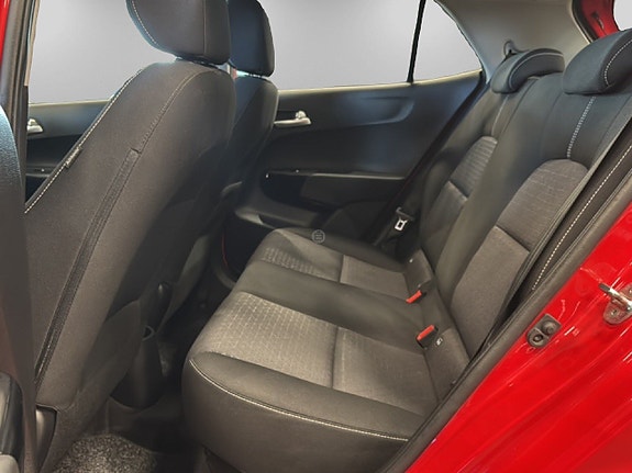 Kia Picanto 9 of 13