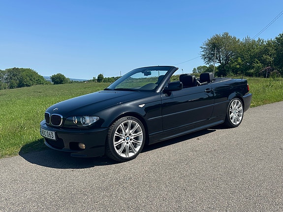 BMW 330Ci 2 of 5