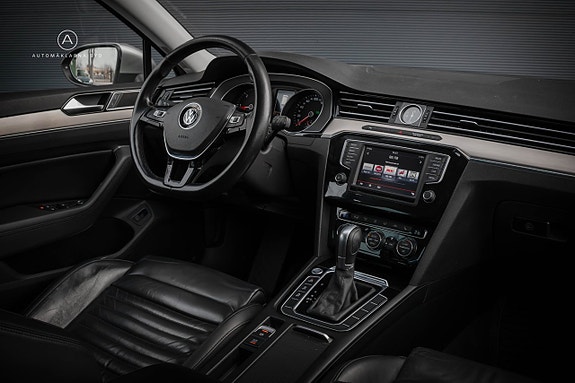Volkswagen Passat 8 of 24