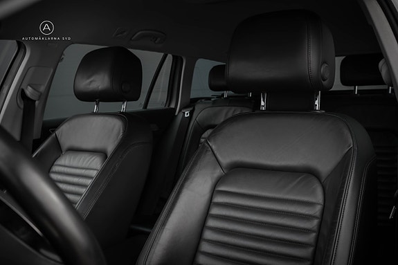 Volkswagen Passat 13 of 24