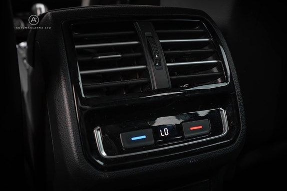 Volkswagen Passat 15 of 24