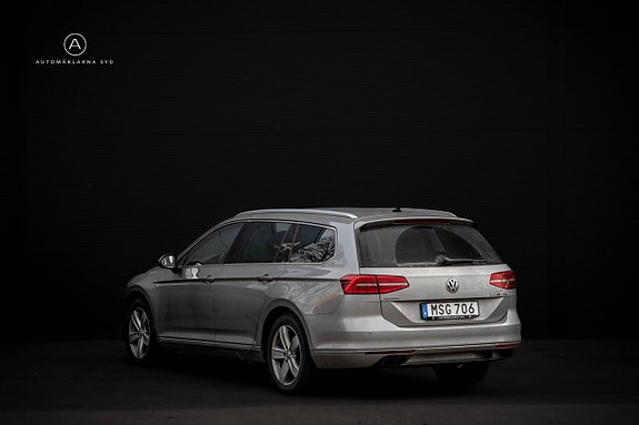 Volkswagen Passat 16 of 24