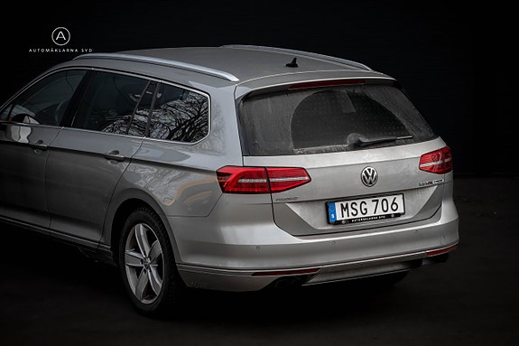 Volkswagen Passat 18 of 24