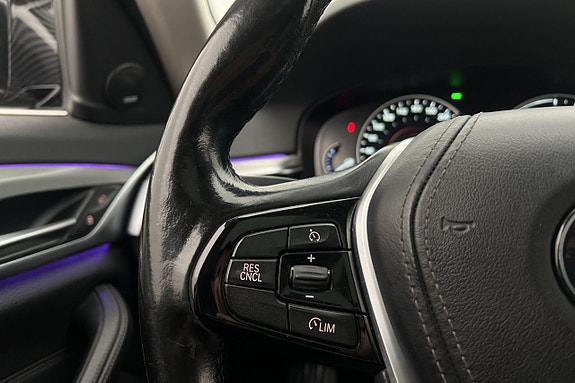 BMW 530e 16 of 30