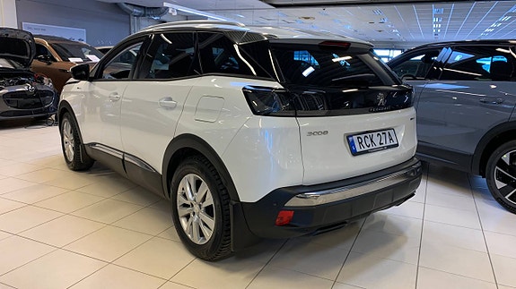 Peugeot 3008 2 of 5