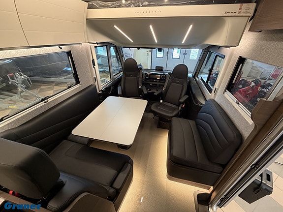 Adria Supersonic 890 LC - Mercedes Benz CDI 170 9 of 21