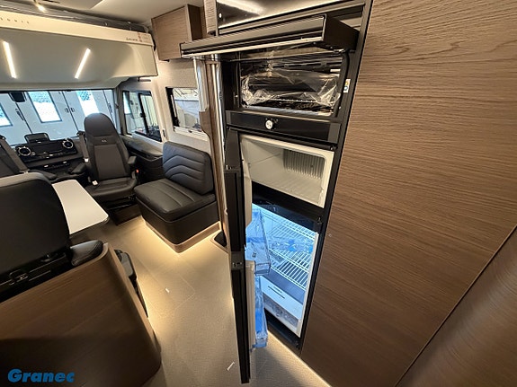 Adria Supersonic 890 LC - Mercedes Benz CDI 170 15 of 21