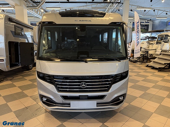 Adria Supersonic 890 LC - Mercedes Benz CDI 170 2 of 21
