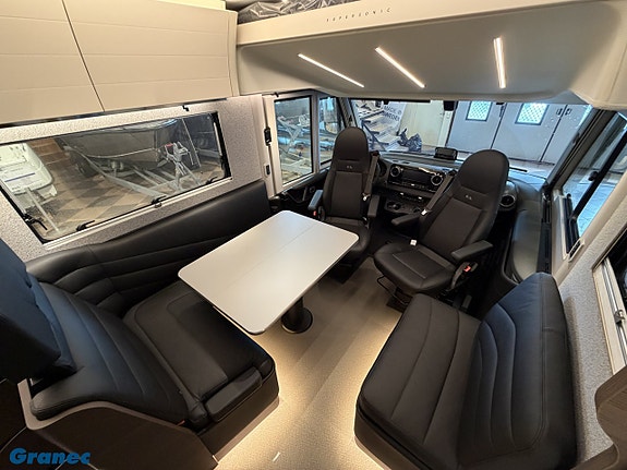 Adria Supersonic 890 LC - Mercedes Benz CDI 170 10 of 21