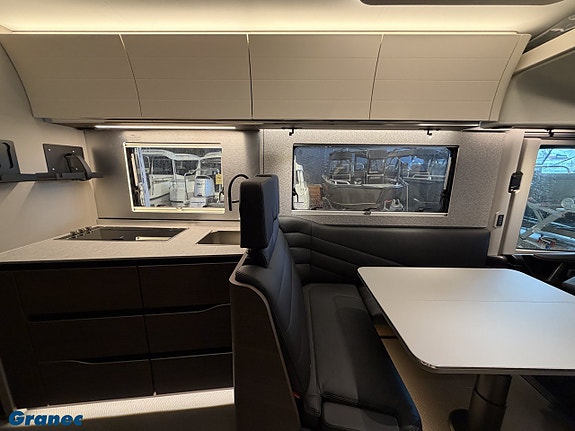 Adria Supersonic 890 LC - Mercedes Benz CDI 170 11 of 21