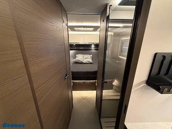 Adria Supersonic 890 LC - Mercedes Benz CDI 170 13 of 21