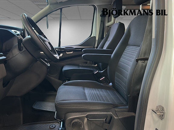 Ford Transit Custom 24 of 27