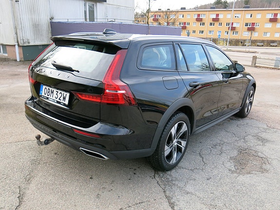 Volvo V60 Cross Country 5 of 5