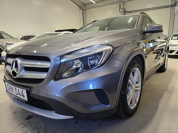 Mercedes-Benz GLA200 9 of 20