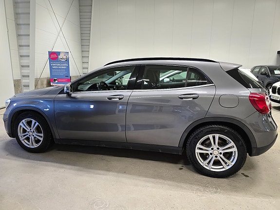 Mercedes-Benz GLA200 8 of 20