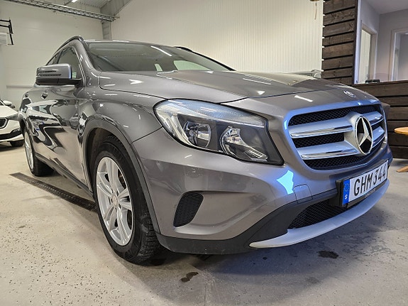 Mercedes-Benz GLA200 10 of 20