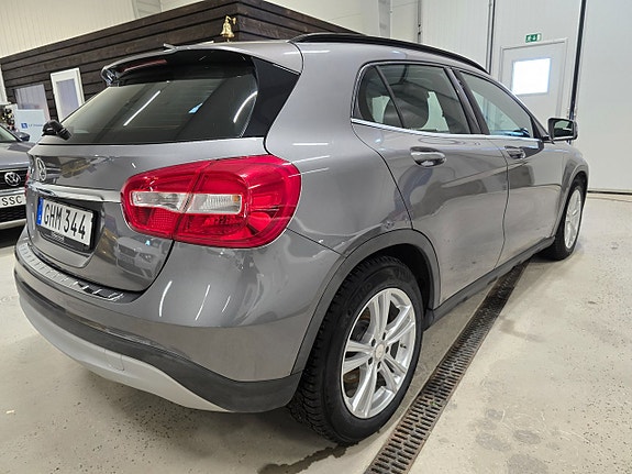Mercedes-Benz GLA200 5 of 5