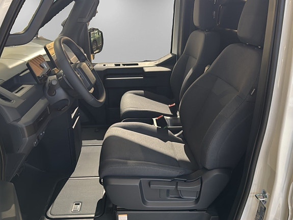 Kia PV5 8 of 17