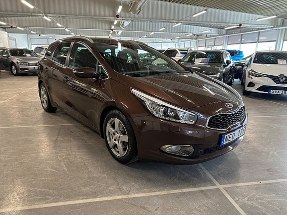 Kia Ceed 2 of 5