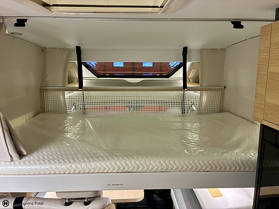 Adria Matrix 670 SL 60y 15 of 16