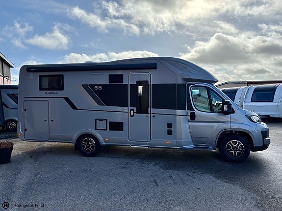 Adria Matrix 670 SL 60y 2 of 16