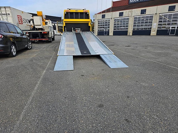 Bärgningsbil Isoli Slide 4 på Volvo FL 16 3 of 8