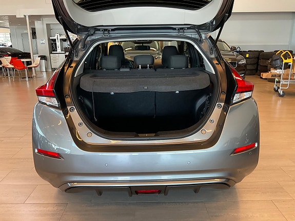 Nissan Leaf 6 of 11