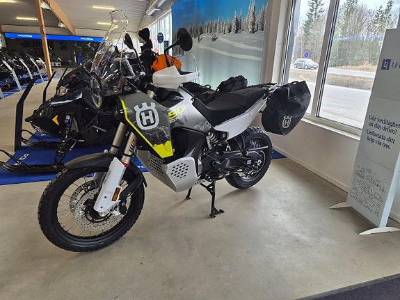 Husqvarna 901 Norden Expedition -26 2 of 4