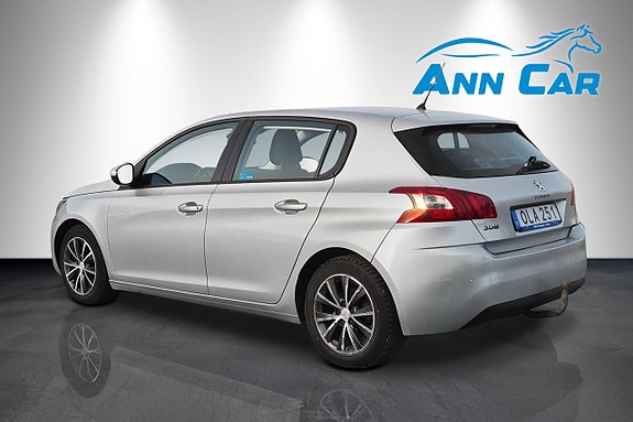 Peugeot 308 3 of 5