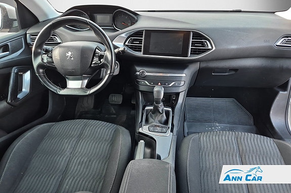 Peugeot 308 8 of 9