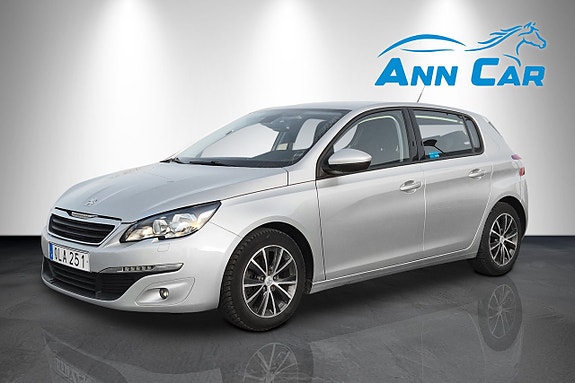 Peugeot 308 2 of 5