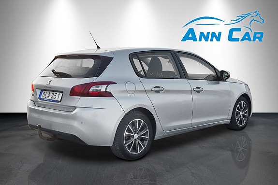 Peugeot 308 4 of 5