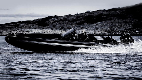 IRON 827 Mercury 450R – kraft, design och attityd