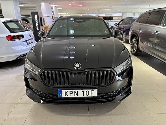 Skoda Superb 2 of 5