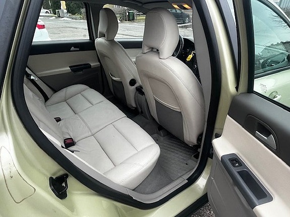 Volvo V50 8 of 9