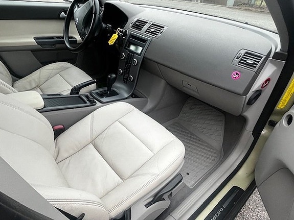Volvo V50 6 of 9